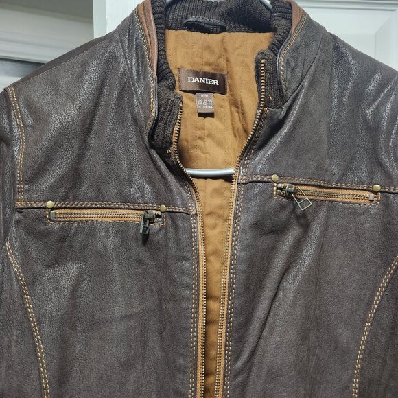 Danier Leather women's leather coat - Picture 4 of 4